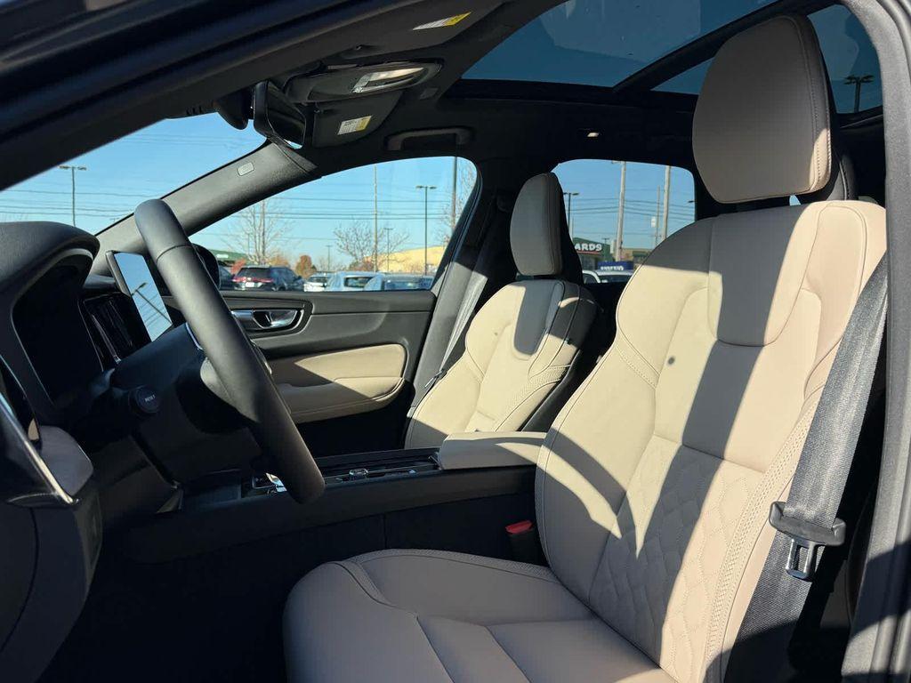 new 2026 Volvo XC60 car, priced at $58,015