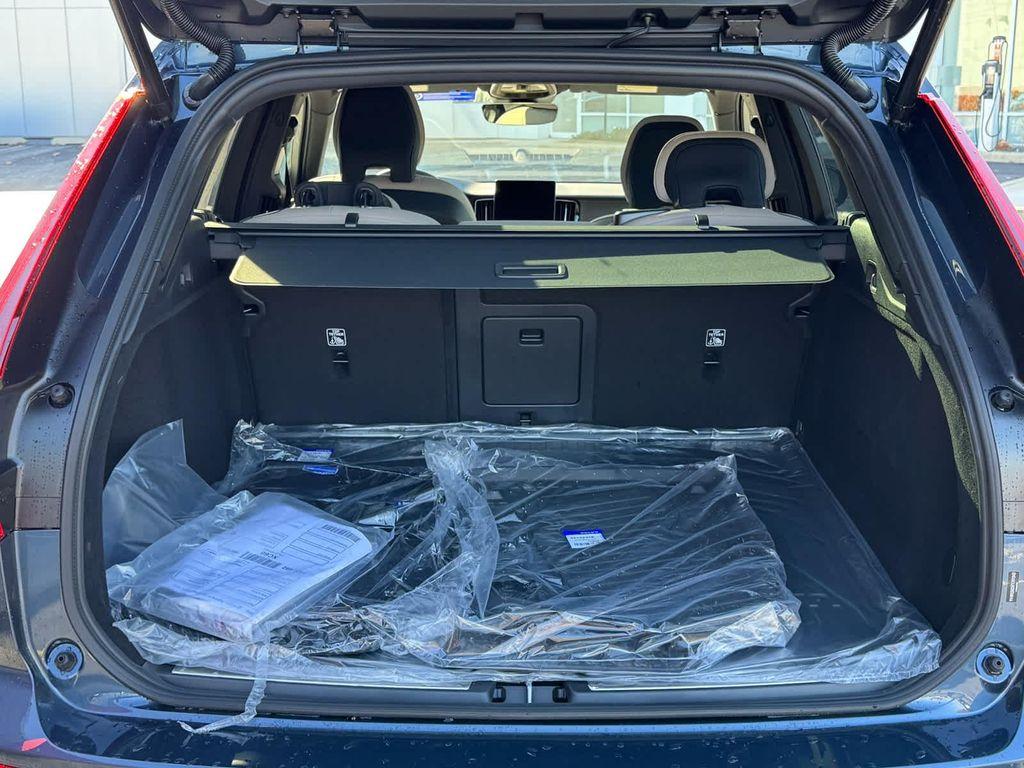 new 2026 Volvo XC60 car, priced at $58,015