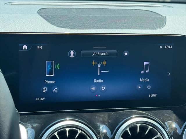 new 2025 Mercedes-Benz GLB 250 car, priced at $43,595