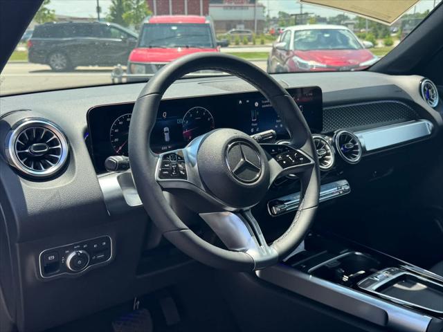 new 2025 Mercedes-Benz GLB 250 car, priced at $43,595