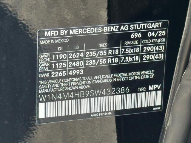 new 2025 Mercedes-Benz GLB 250 car, priced at $43,595