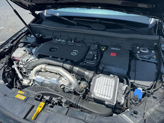 new 2025 Mercedes-Benz GLB 250 car, priced at $43,595