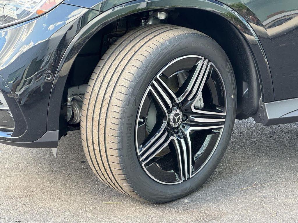 new 2025 Mercedes-Benz GLC 300 car, priced at $60,310