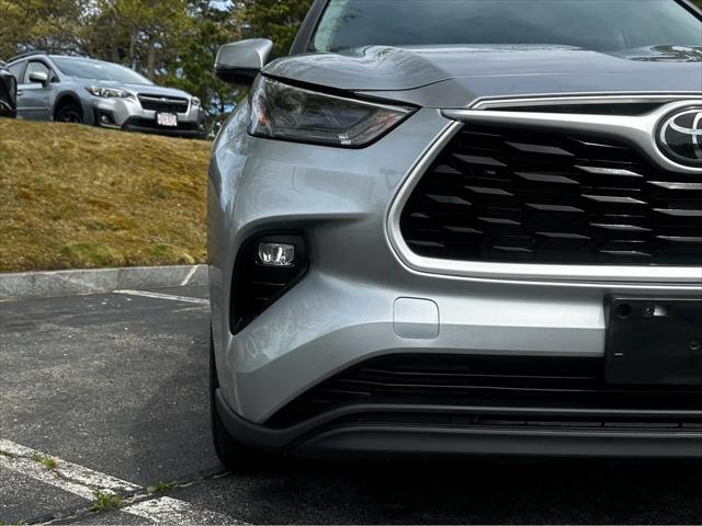 used 2022 Toyota Highlander car, priced at $37,995
