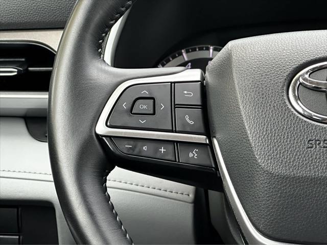 used 2022 Toyota Highlander car, priced at $37,995