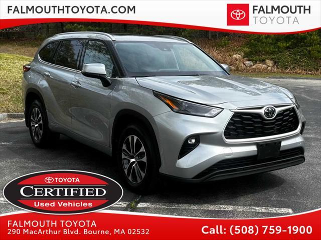 used 2022 Toyota Highlander car, priced at $37,995