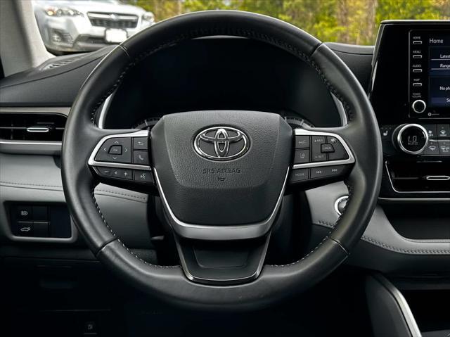 used 2022 Toyota Highlander car, priced at $37,995