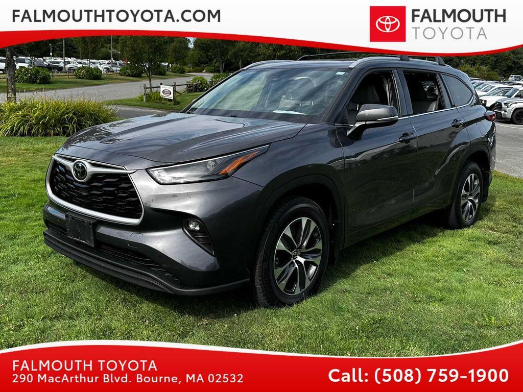 used 2022 Toyota Highlander car, priced at $36,995