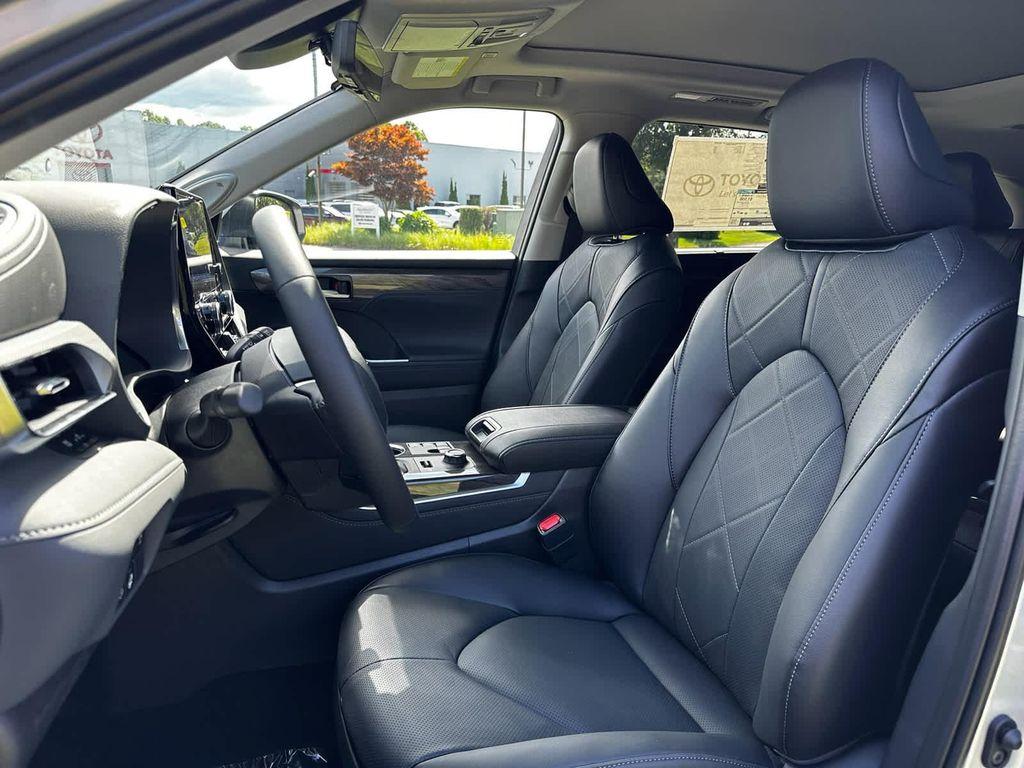 new 2025 Toyota Highlander car, priced at $56,556