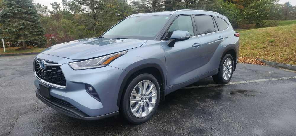 used 2022 Toyota Highlander Hybrid car, priced at $42,995