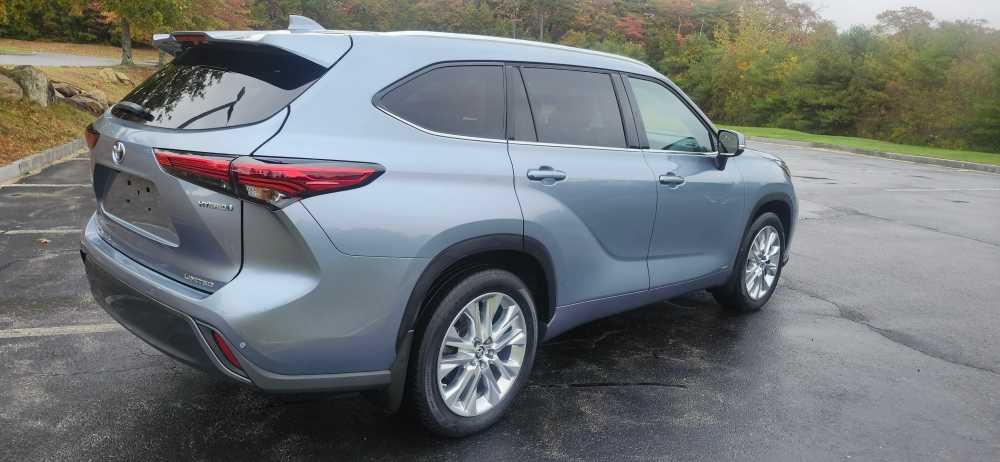 used 2022 Toyota Highlander Hybrid car, priced at $42,995