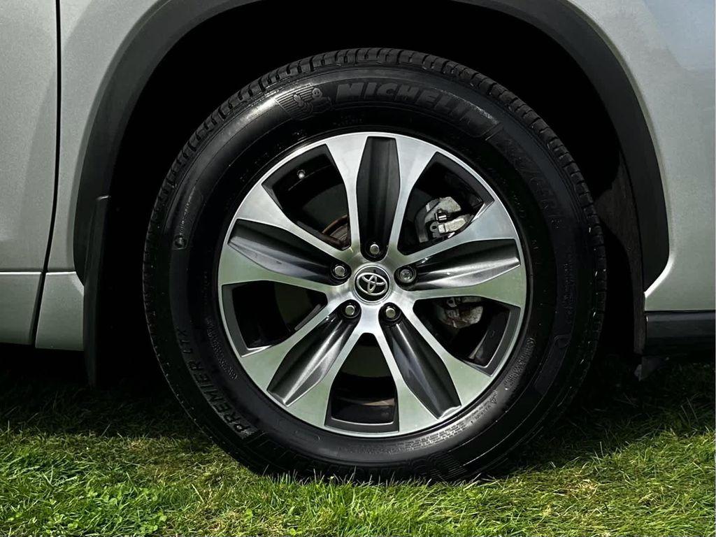 used 2023 Toyota Highlander car, priced at $40,995