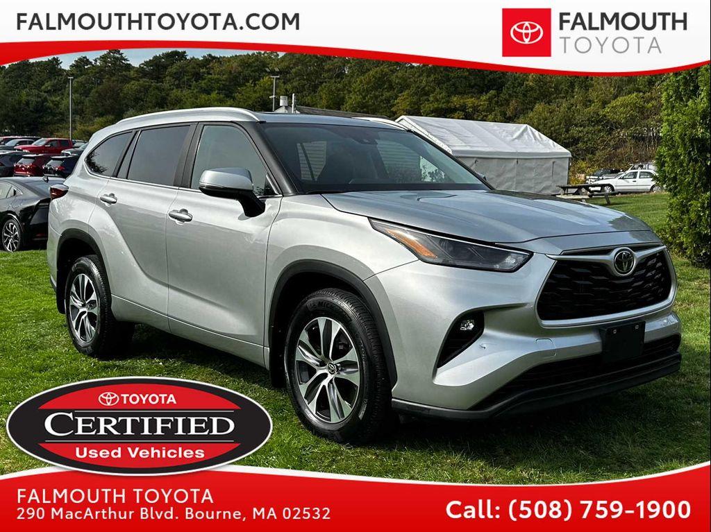 used 2023 Toyota Highlander car, priced at $40,995