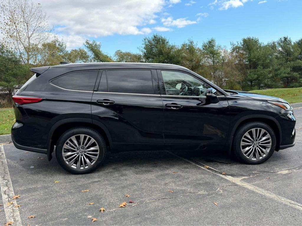 used 2022 Toyota Highlander car, priced at $43,995