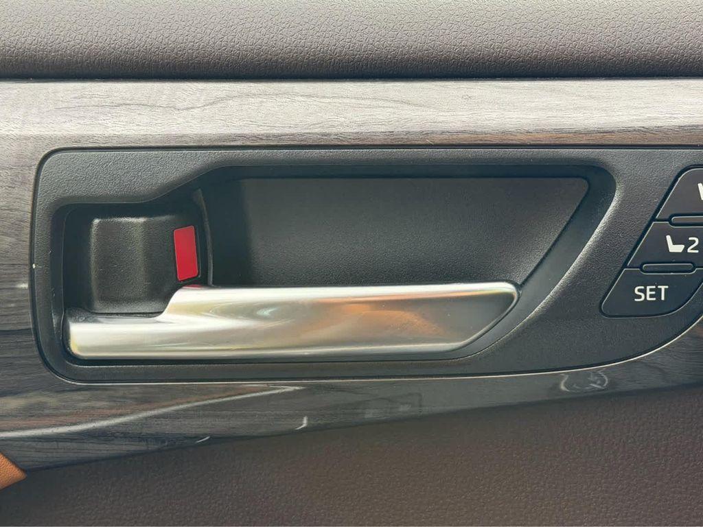 used 2022 Toyota Highlander car, priced at $43,995