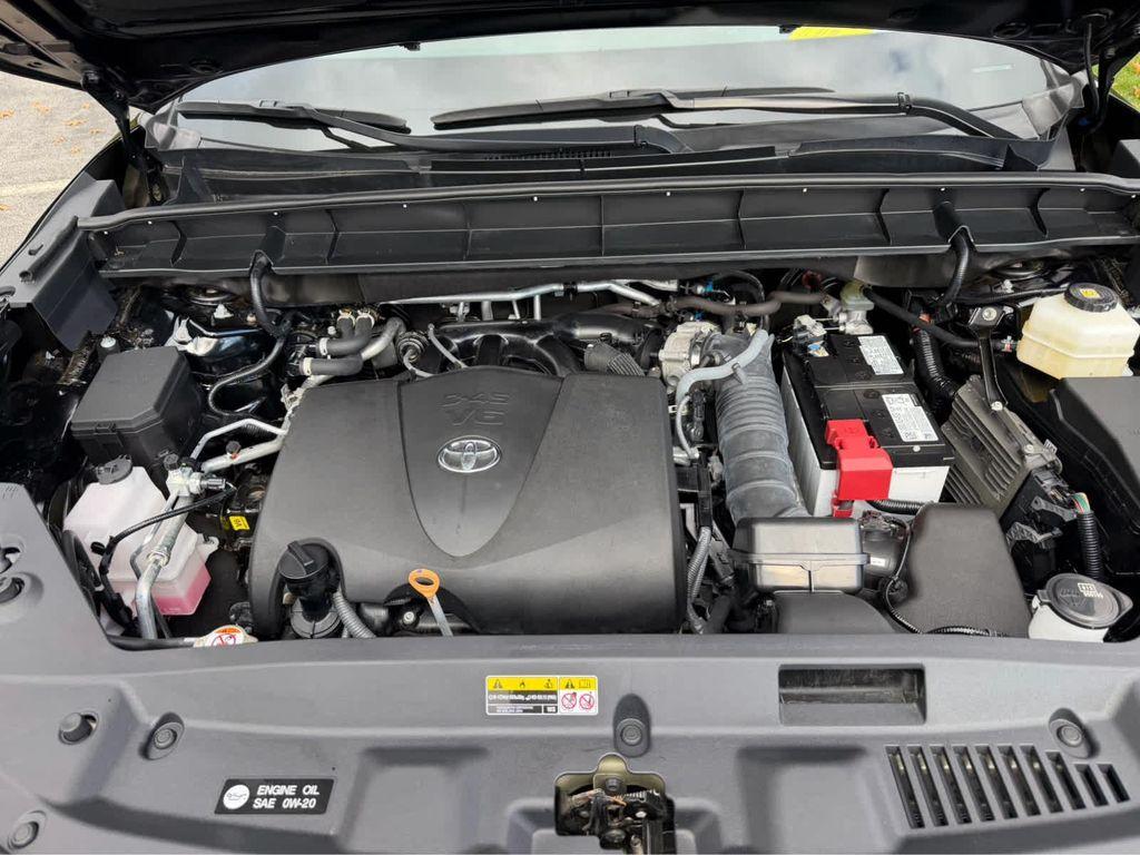 used 2022 Toyota Highlander car, priced at $43,995