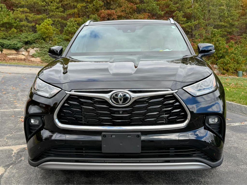 used 2022 Toyota Highlander car, priced at $43,995