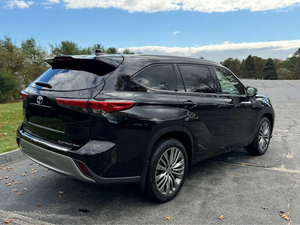 used 2022 Toyota Highlander car, priced at $43,995