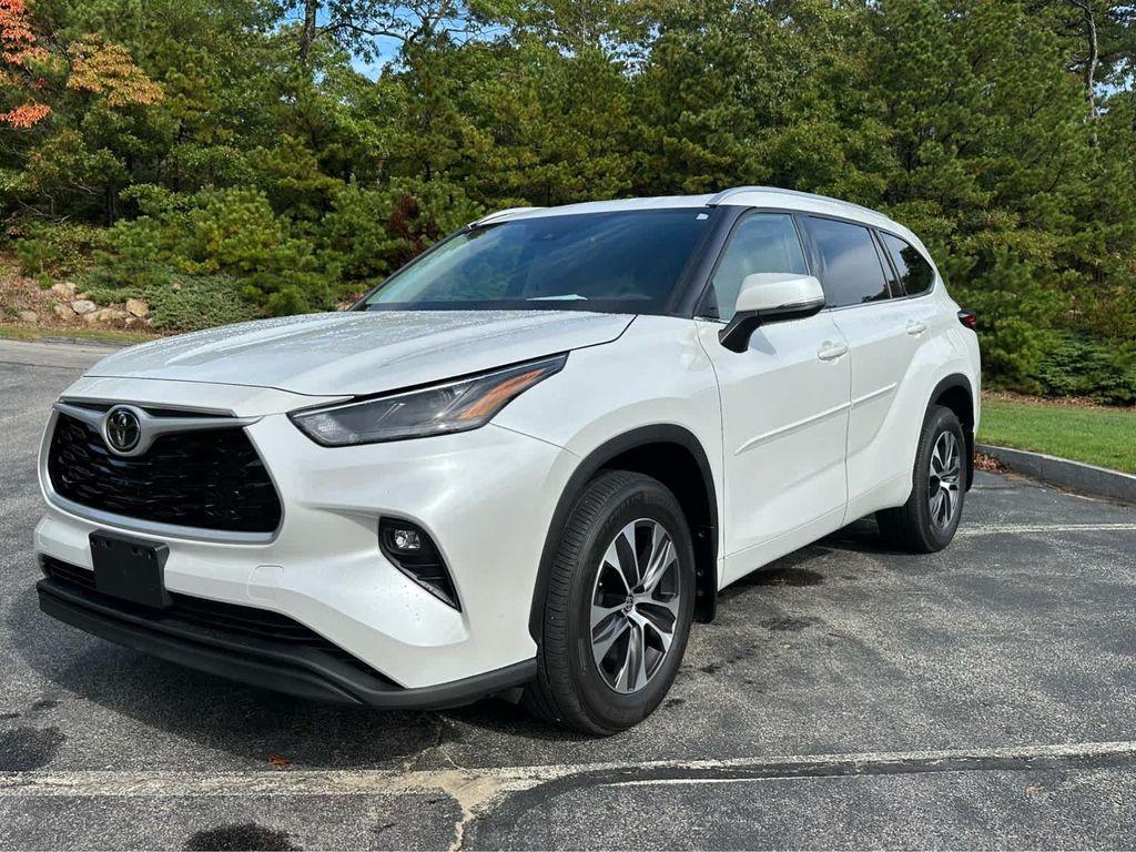used 2022 Toyota Highlander car, priced at $38,995