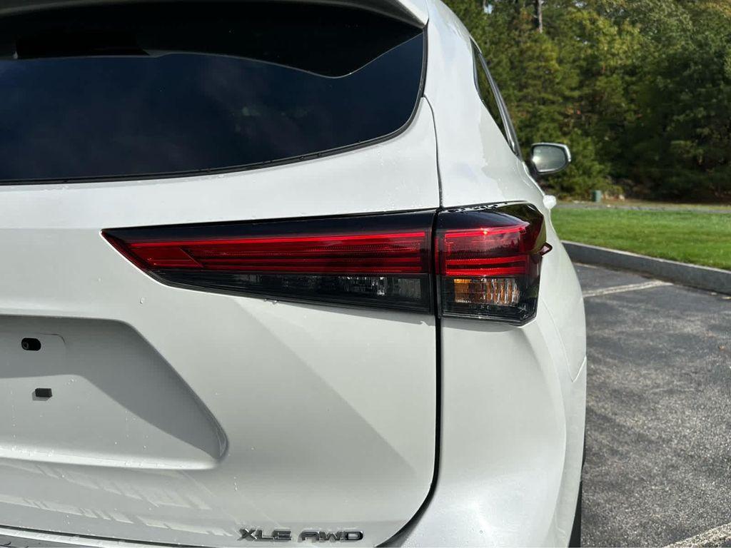 used 2022 Toyota Highlander car, priced at $38,995