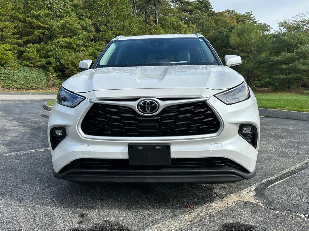 used 2022 Toyota Highlander car, priced at $38,995