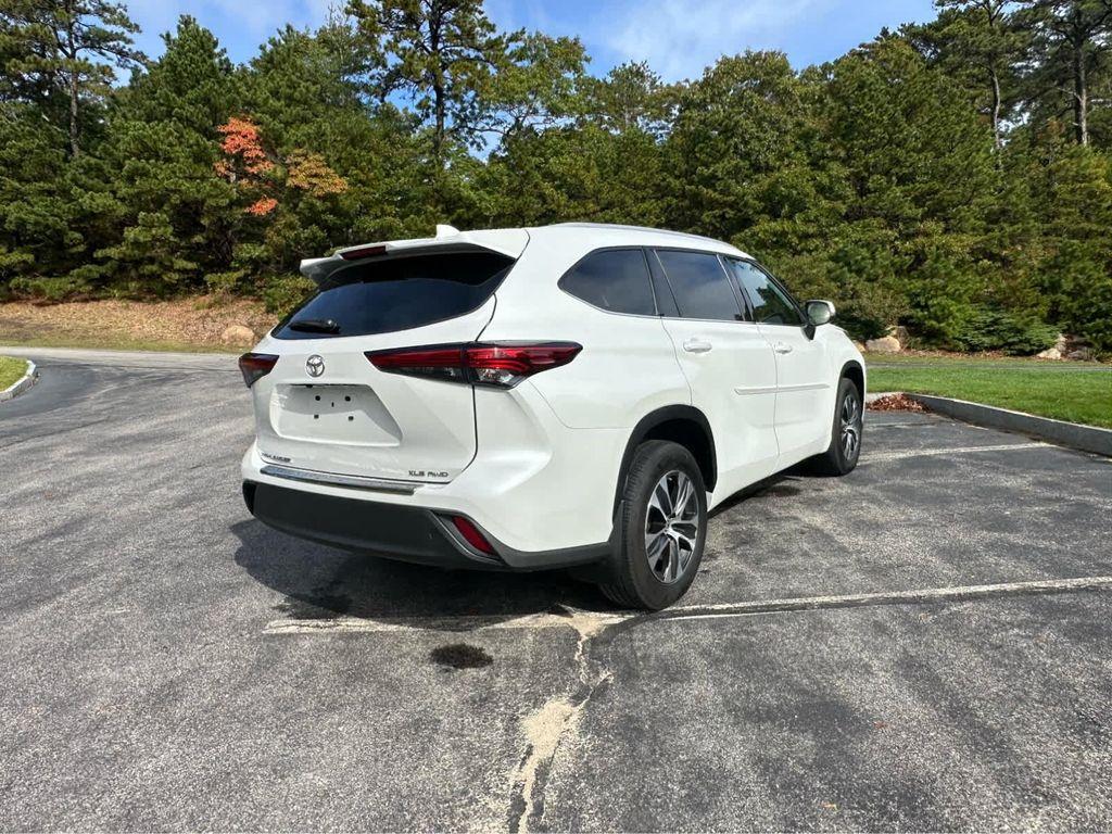 used 2022 Toyota Highlander car, priced at $38,995