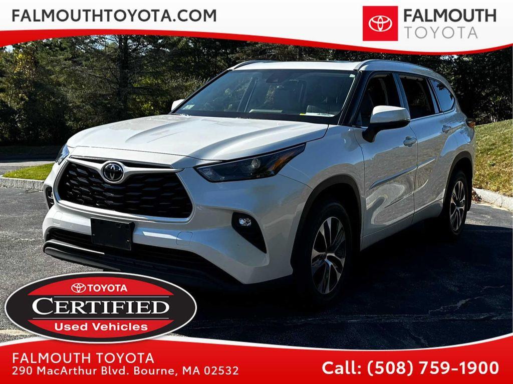 used 2022 Toyota Highlander car, priced at $38,995