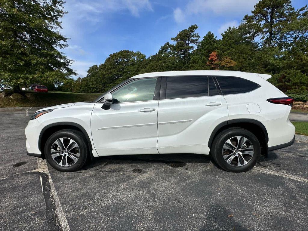 used 2022 Toyota Highlander car, priced at $38,995
