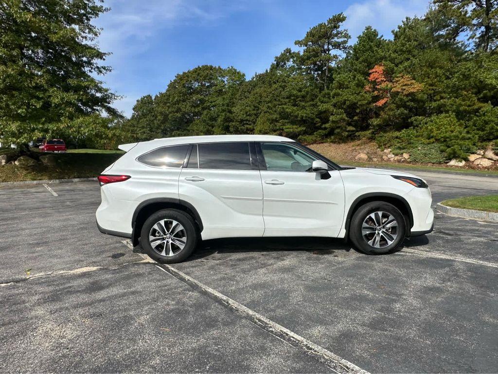 used 2022 Toyota Highlander car, priced at $38,995