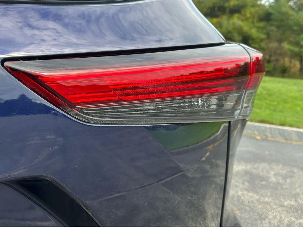used 2022 Toyota Highlander car, priced at $37,995