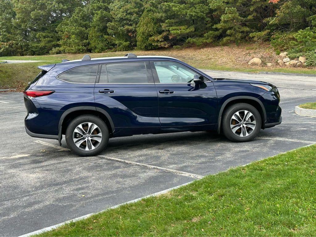 used 2022 Toyota Highlander car, priced at $37,995