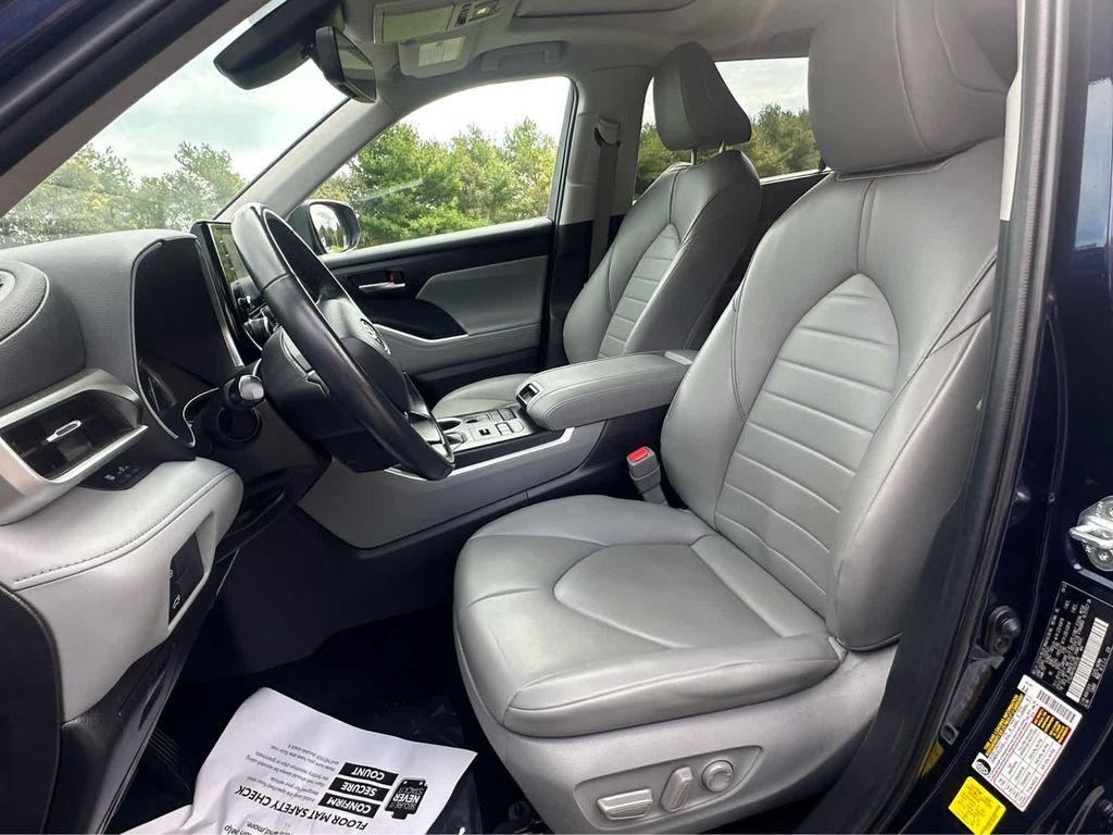 used 2022 Toyota Highlander car, priced at $37,995