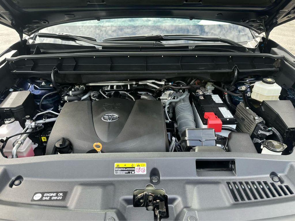 used 2022 Toyota Highlander car, priced at $37,995
