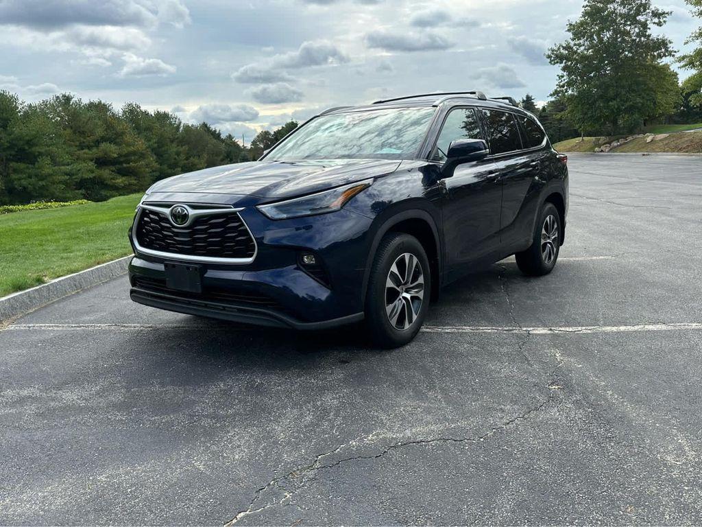 used 2022 Toyota Highlander car, priced at $37,995
