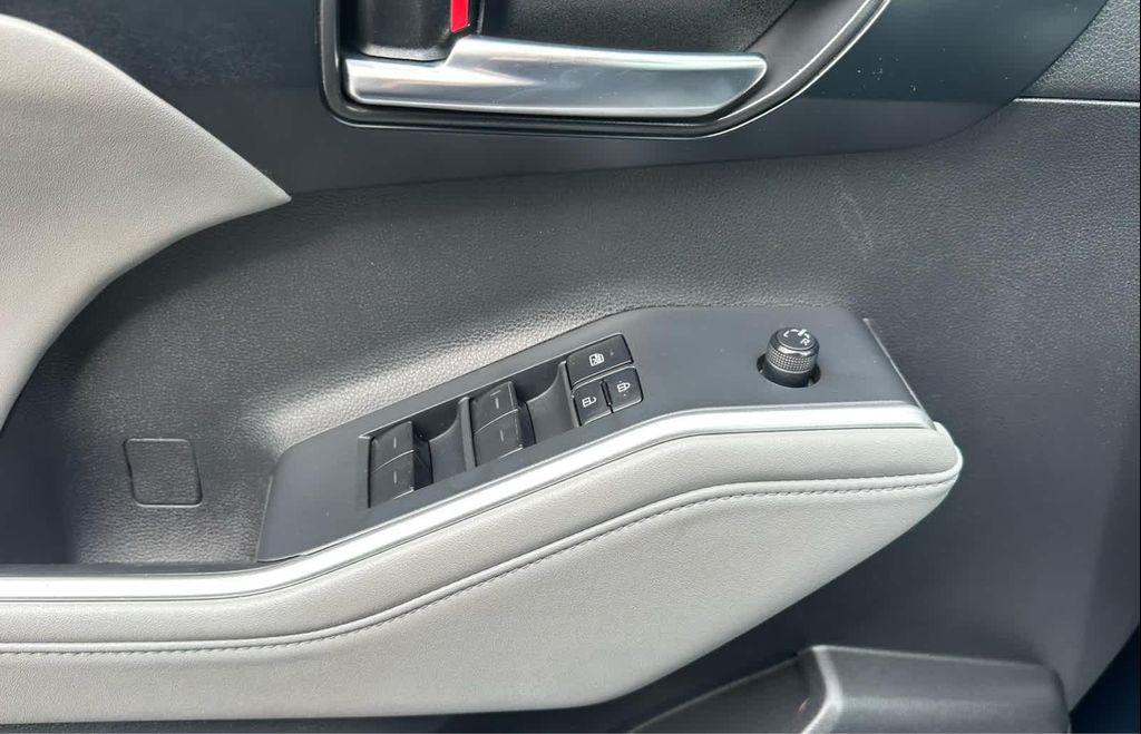 used 2022 Toyota Highlander car, priced at $37,995