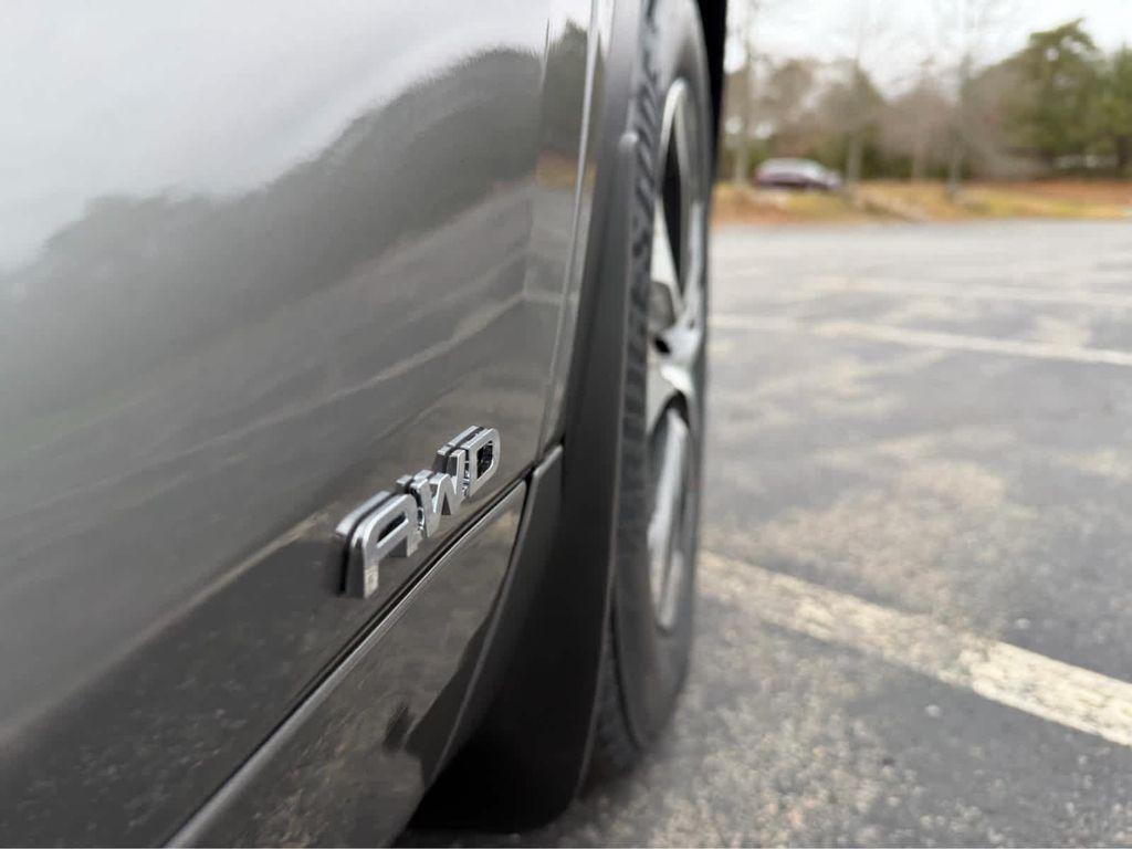 new 2026 Toyota Highlander Hybrid car, priced at $49,483