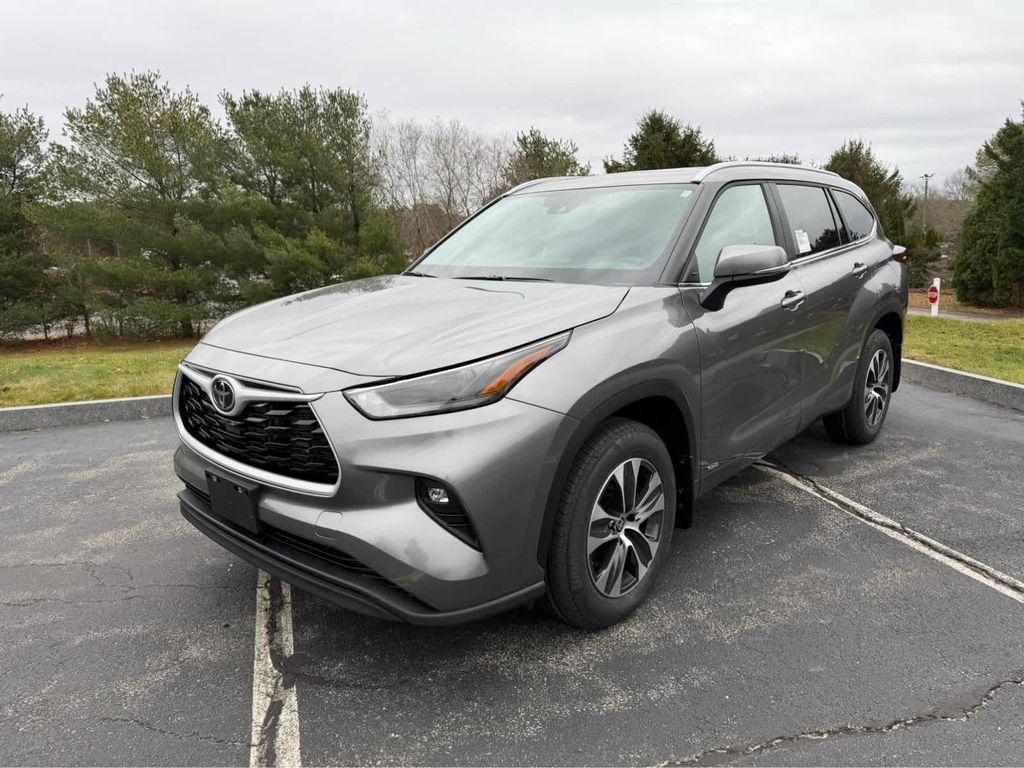 new 2026 Toyota Highlander Hybrid car, priced at $49,483