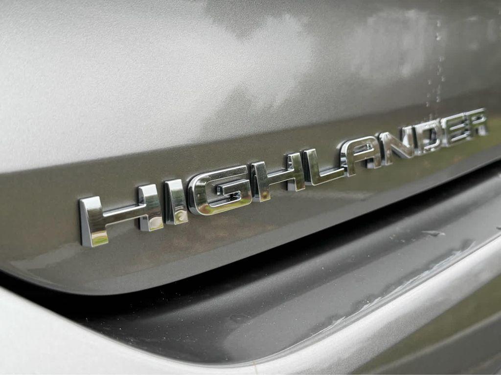 new 2026 Toyota Highlander Hybrid car, priced at $49,483