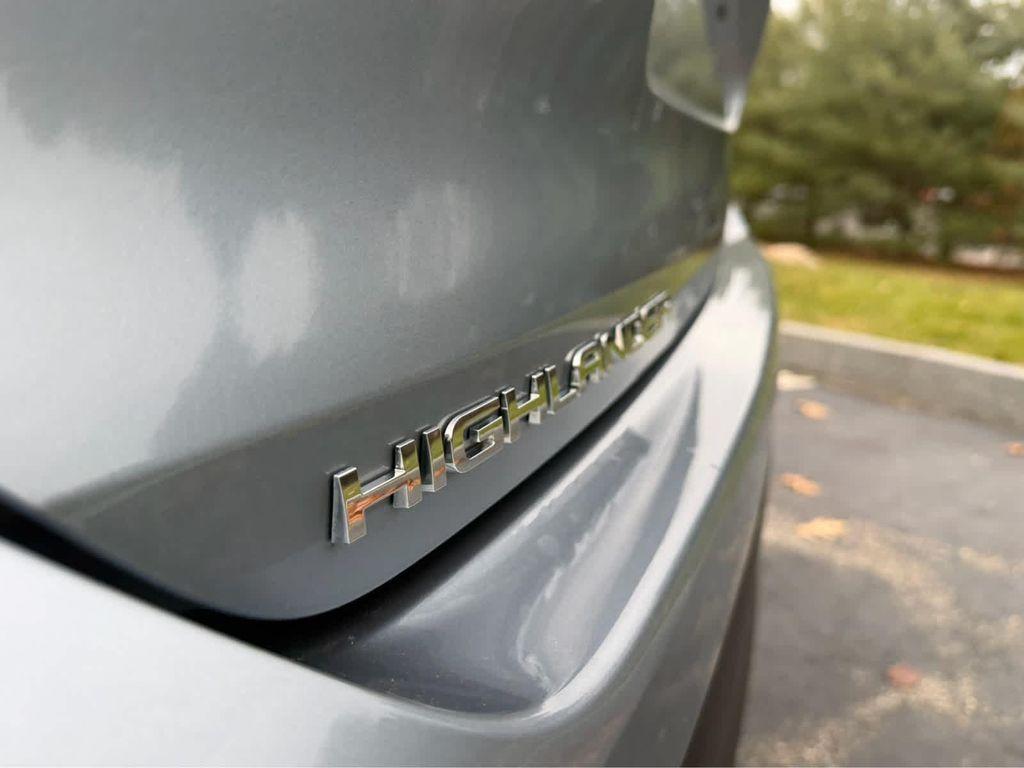 used 2024 Toyota Highlander car, priced at $42,995