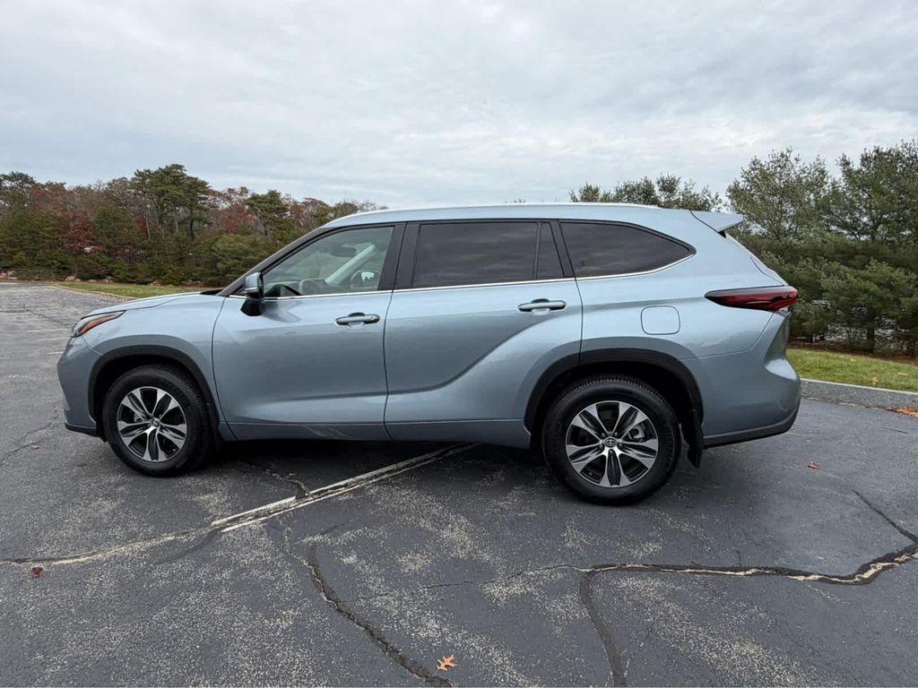 used 2024 Toyota Highlander car, priced at $42,995