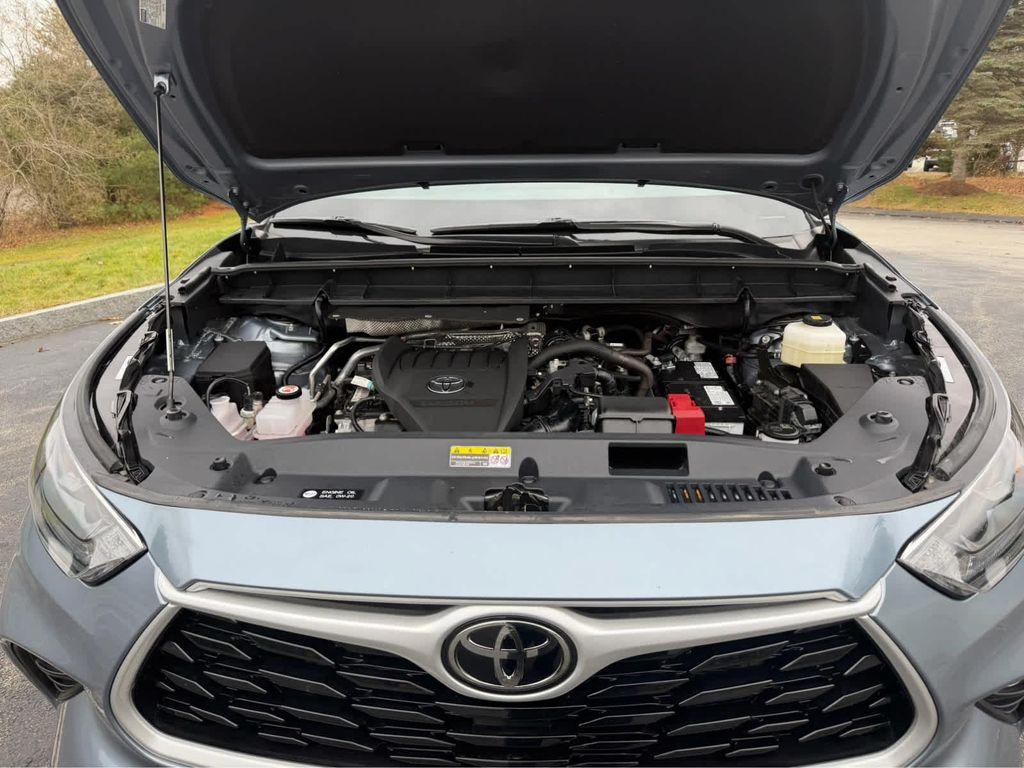 used 2024 Toyota Highlander car, priced at $42,995