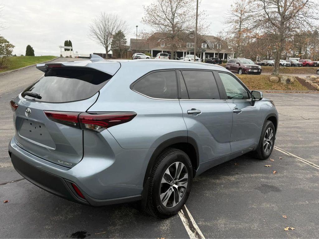 used 2024 Toyota Highlander car, priced at $42,995
