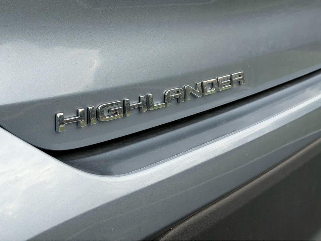 used 2024 Toyota Highlander car, priced at $42,995