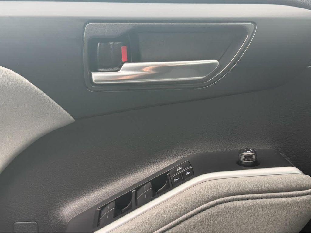 used 2024 Toyota Highlander car, priced at $42,995