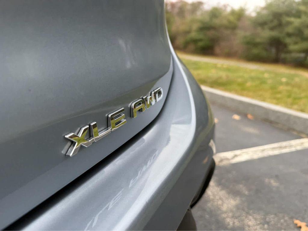 used 2024 Toyota Highlander car, priced at $42,995