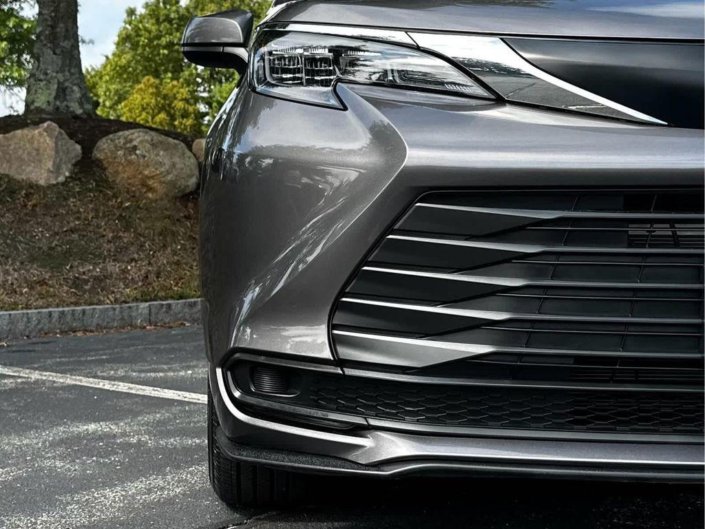 used 2024 Toyota Sienna car, priced at $39,995