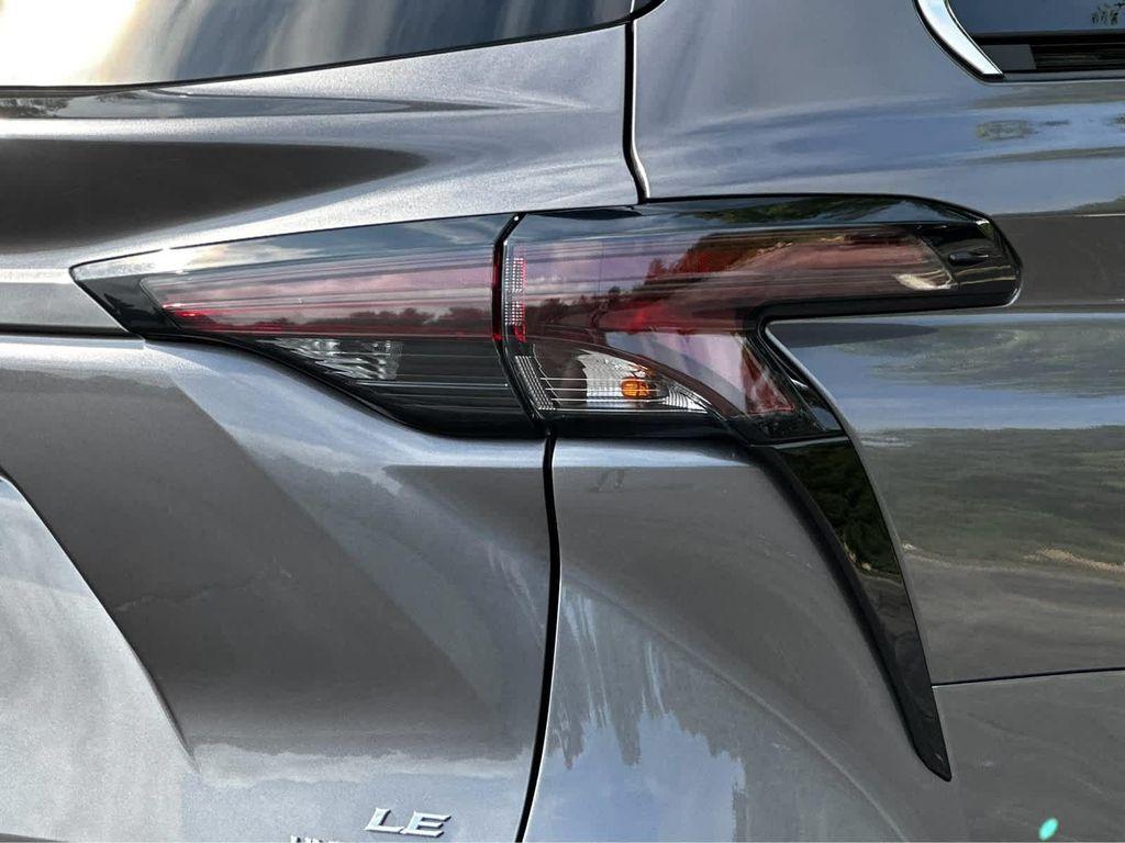 used 2024 Toyota Sienna car, priced at $39,995