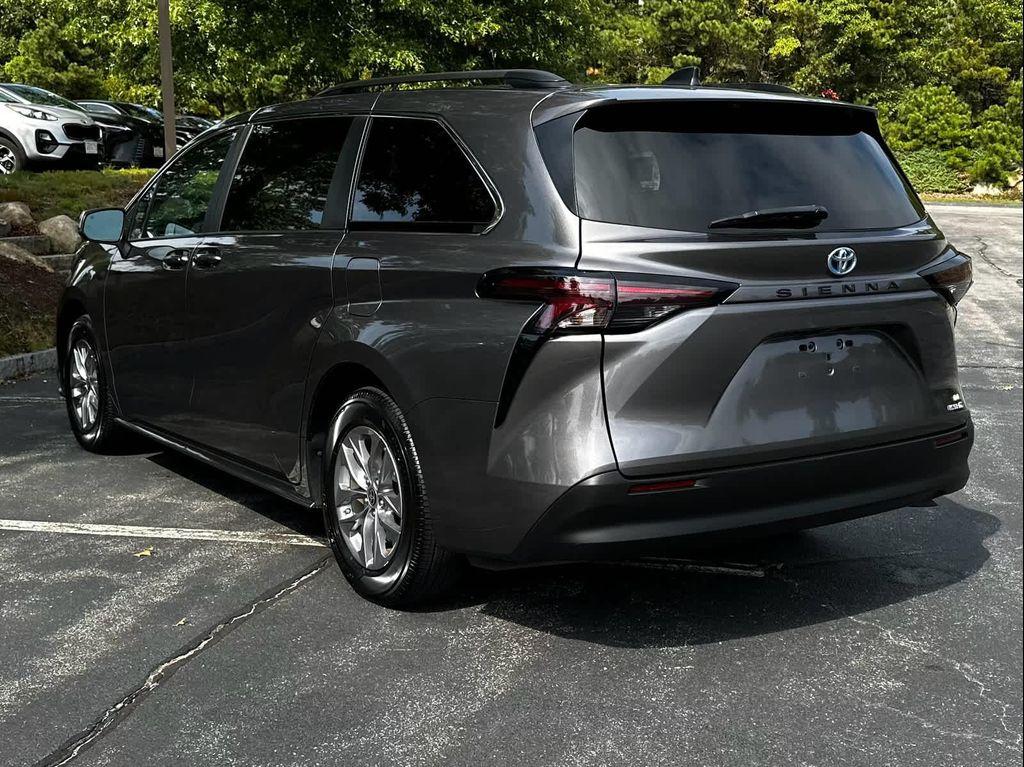 used 2024 Toyota Sienna car, priced at $39,995