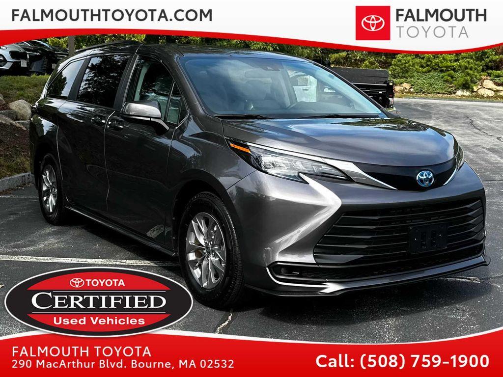 used 2024 Toyota Sienna car, priced at $39,995