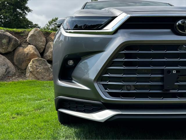 new 2025 Toyota Grand Highlander Hybrid car, priced at $62,878